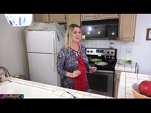 ❤️ Stepmom u munghje in cucina prima di a so data ❌ Porno à co.hentai-id.ru ☑